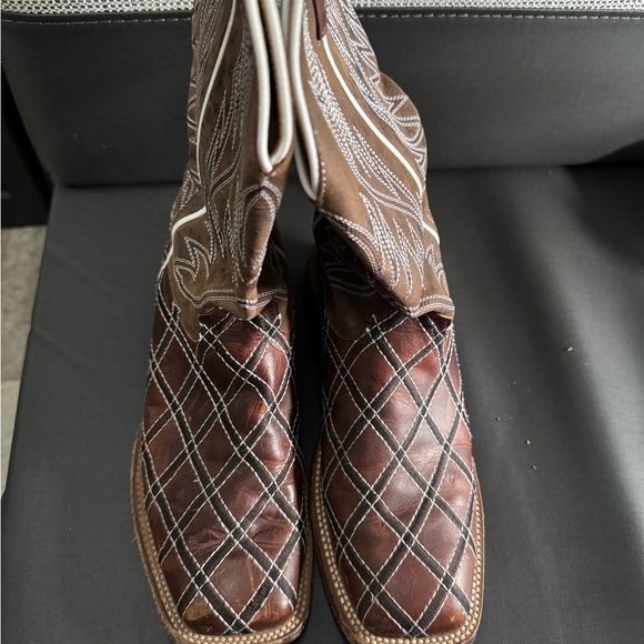 HP Brown Quilted Cowboy Boots - Picture 1 of 3